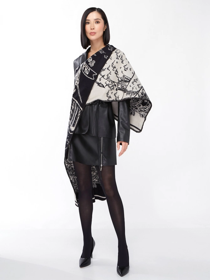 Палантин двусторонний с графичным принтом