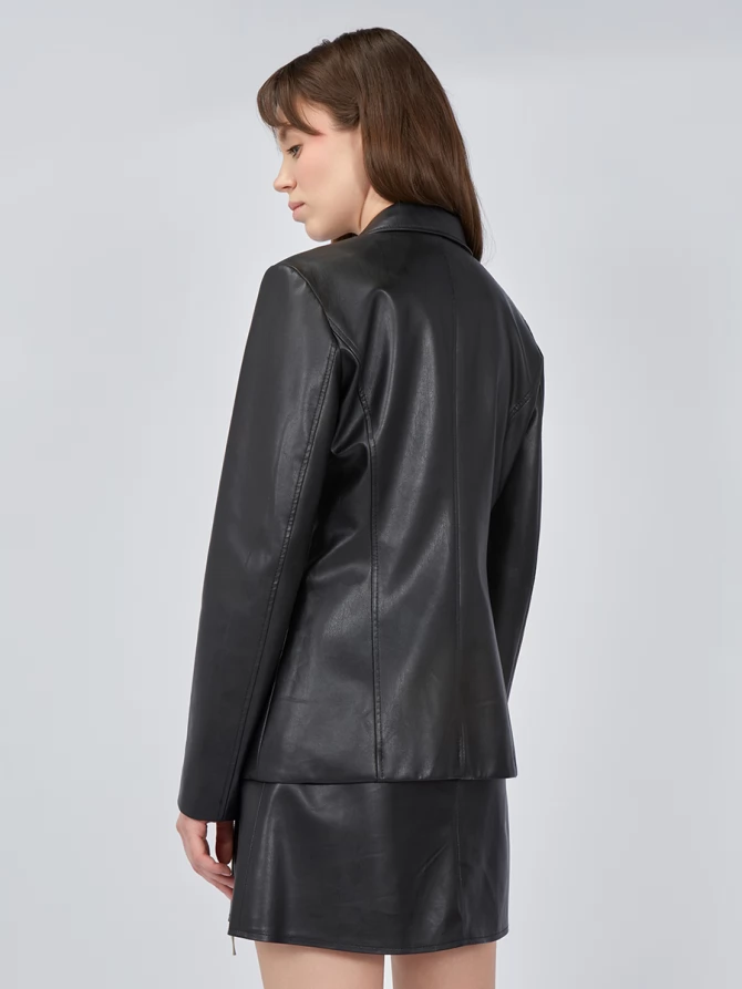 Кожаный жакет