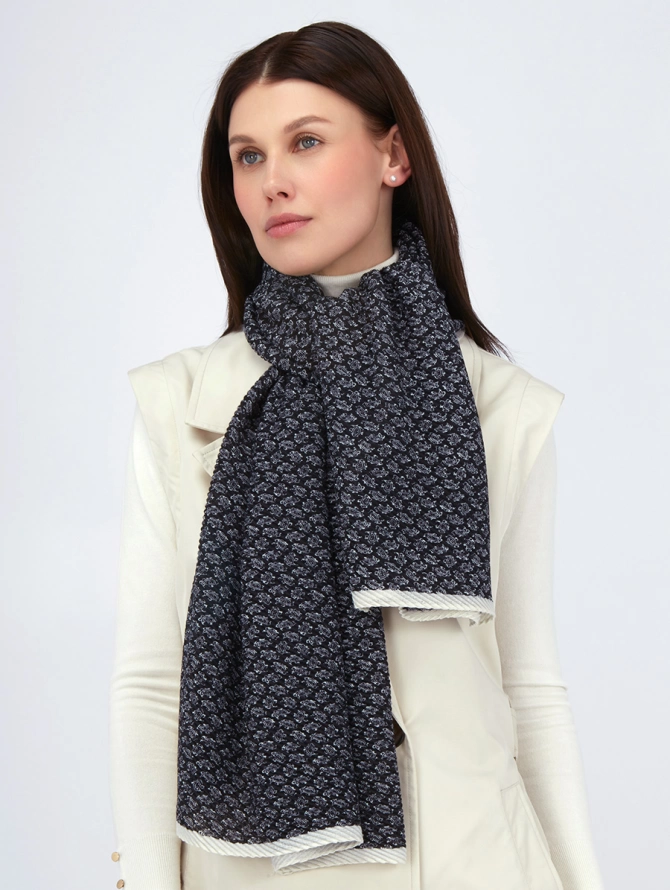 Палантин женский с жатой текстурой и деликатным принтом SPR-1159-2