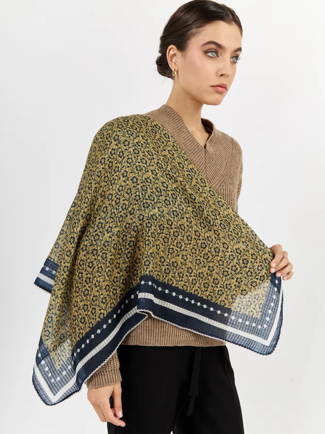 Платок женский двусторонний с растительным узором