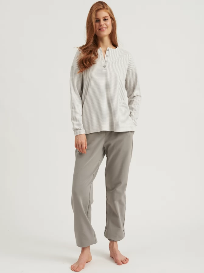 Лонгслив на пуговицах