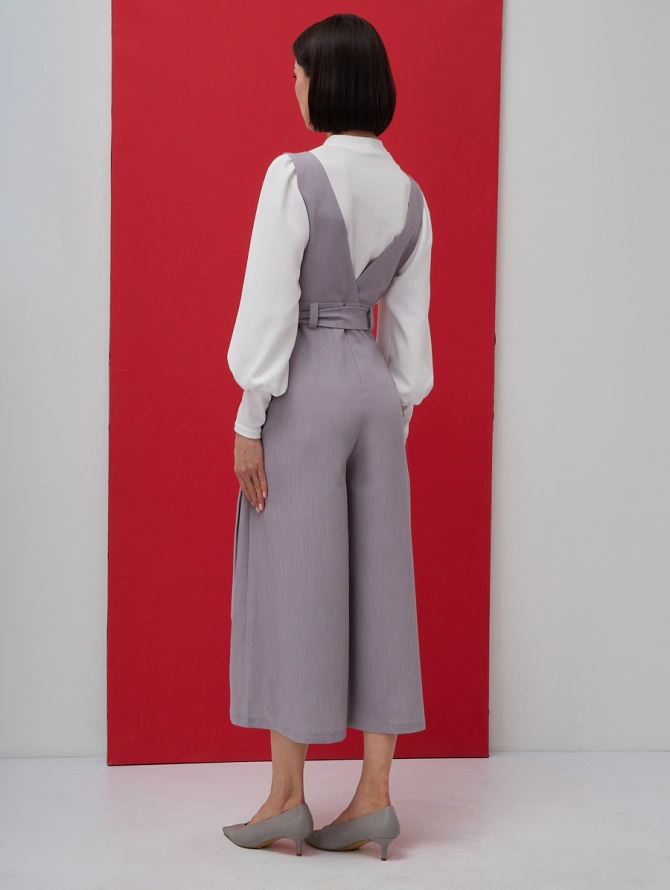 Комбинезон с брюками-кюлотами светло-серый