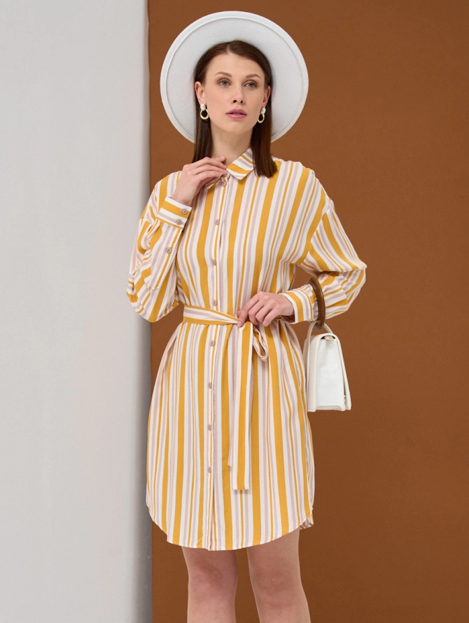 Платье-рубашка оверсайз в полоску из штапеля