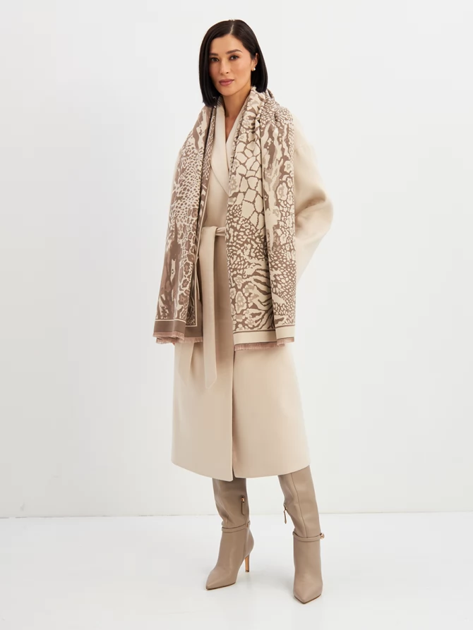 Палантин женский с анималистичным принтом