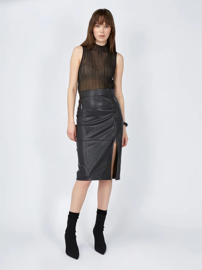 Юбка из эко-кожи с 3-мя молниями черная
