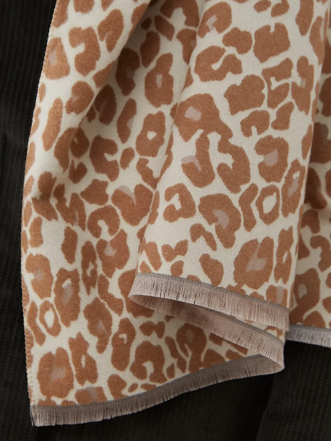 Палантин женский с леопардовым принтом двусторонний