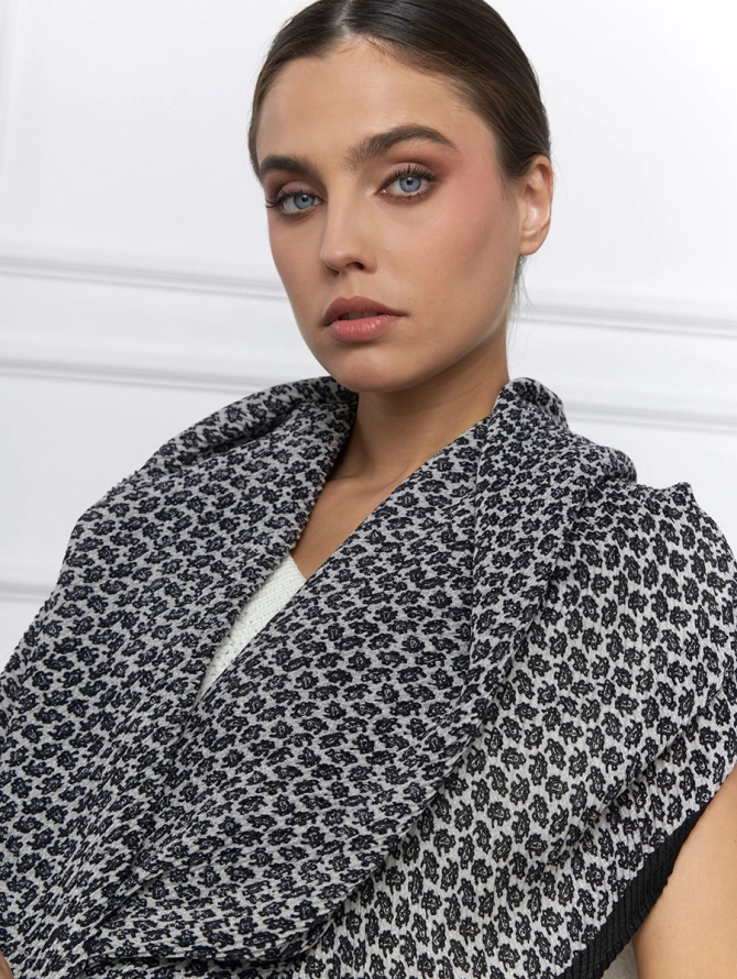 Палантин женский с мелким узором