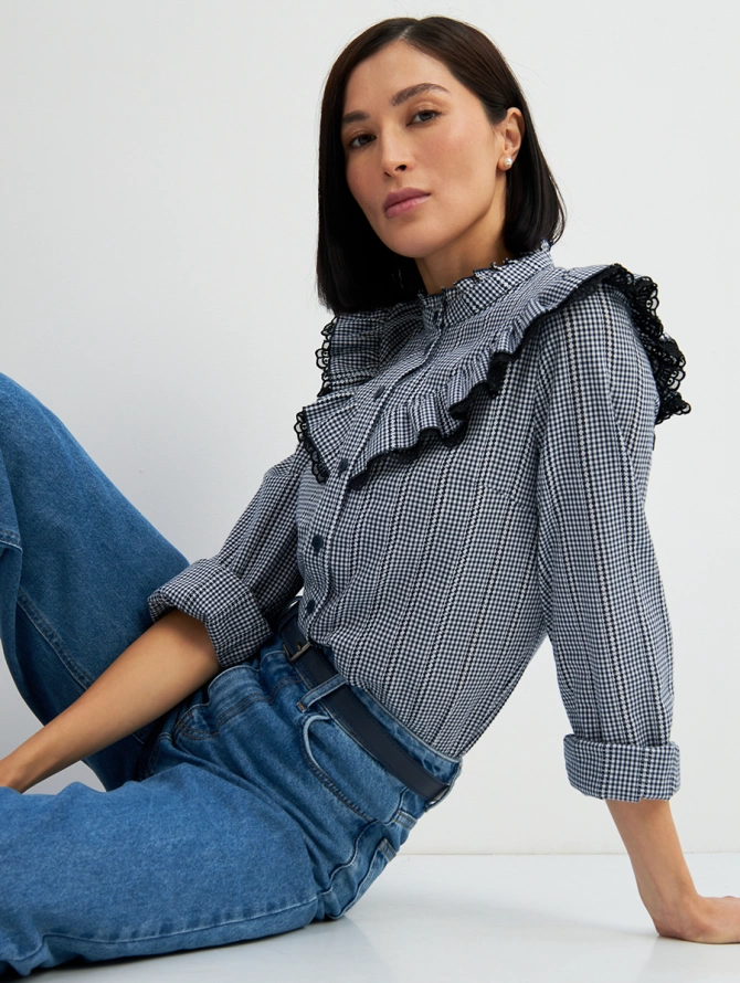 Блузка из хлопка с кружевом в сине-белую мелкую клетку