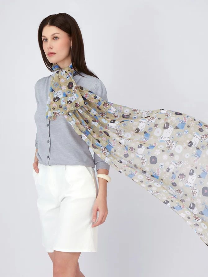 Палантин с игривым принтом животных