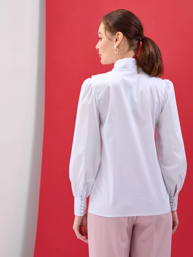 Блузка с жабо