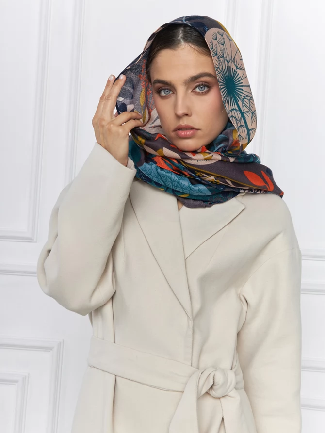 Палантин с двусторонним цветочным принтом