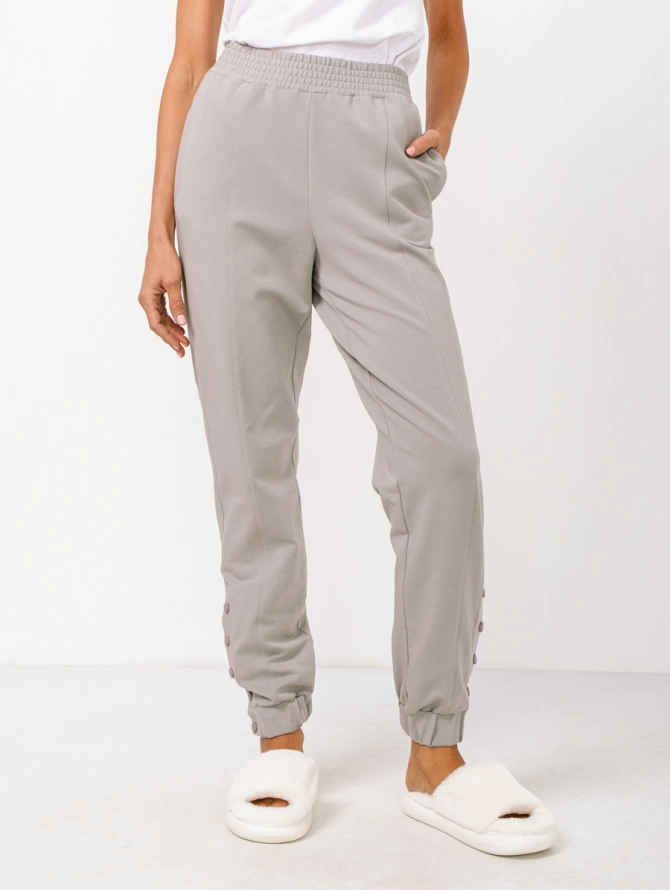 Брюки на кнопках