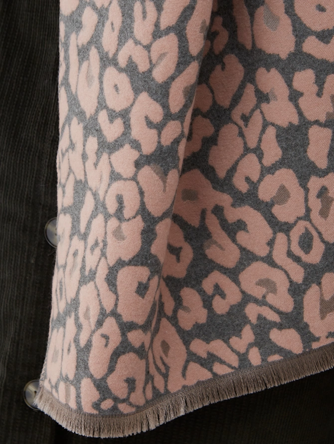 Палантин женский с леопардовым принтом двусторонний