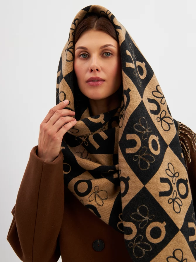 Палантин с графичным узором и бахромой SH25-20-3