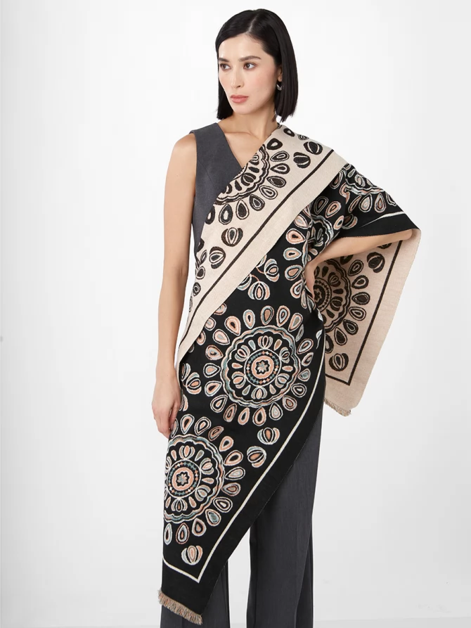 Палантин женский двусторонний с орнаментом