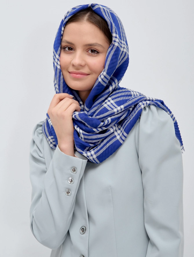 Палантин в синюю клетку