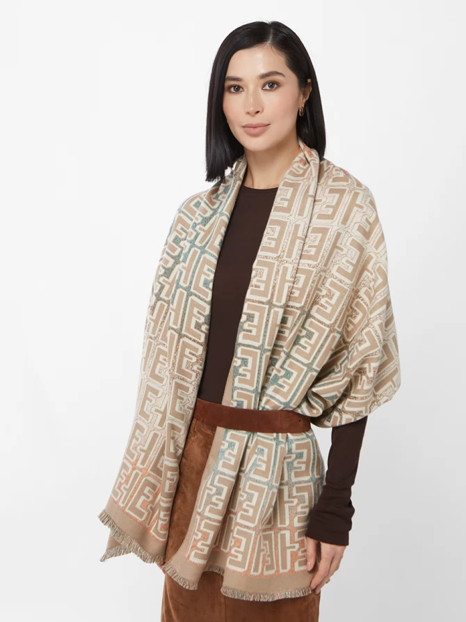 Палантин женский с геометрическим узором