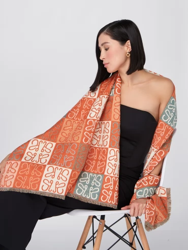 Палантин женский двусторонний с геометрическим узором