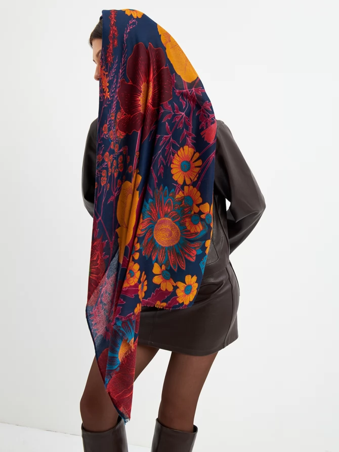 Палантин женский с цветочным принтом