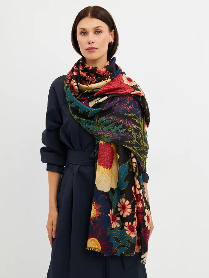 Палантин женский с ярким цветочным принтом