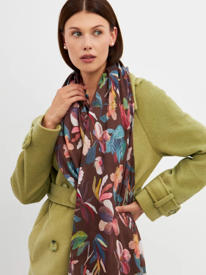 Палантин женский с цветочным принтом и бахромой