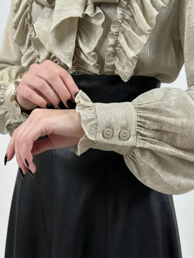 Блузка с рюшами и воротником-завязка OD-988-2 бежевый