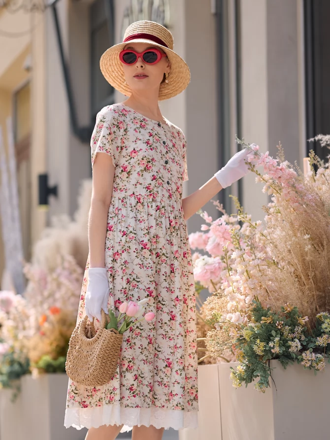 Платье хлопковое с цветочным принтом и кружевом