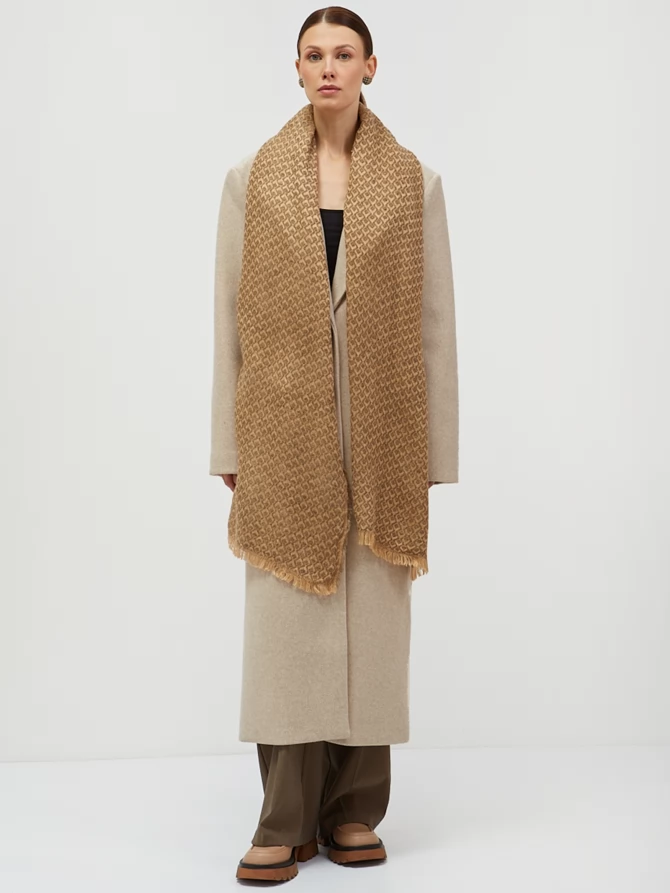 Палантин с рельефной фактурой, цвет кэмел