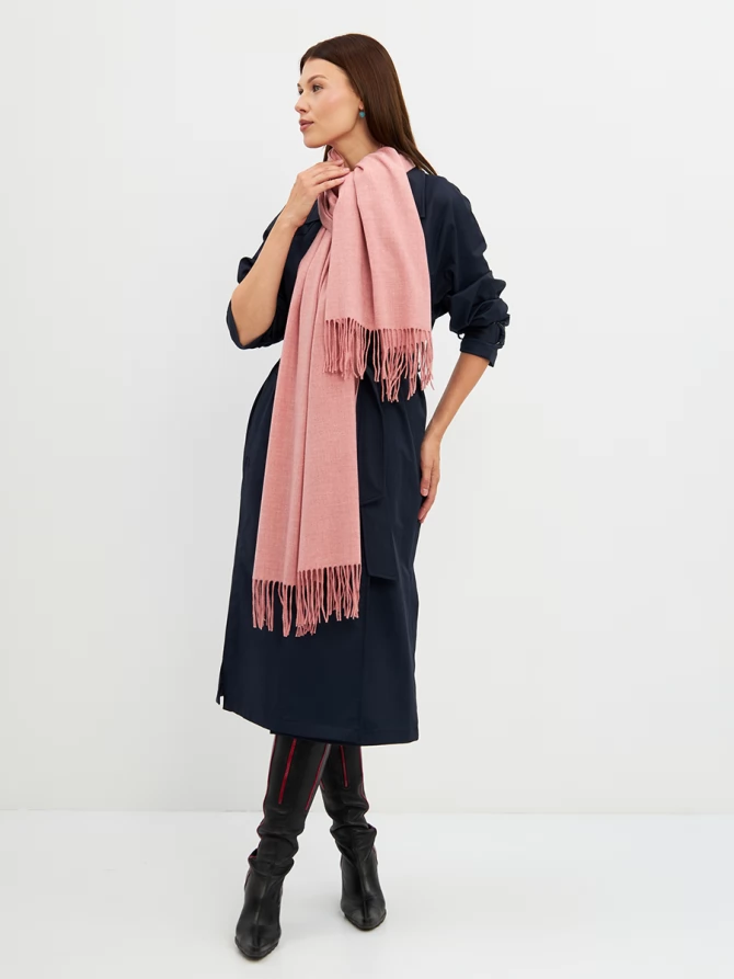 Палантин женский однотонный нежно-розовый