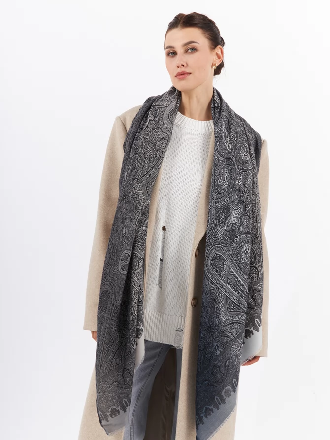 Палантин женский с узором пейсли серый
