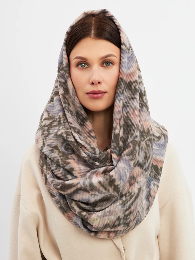 Палантин женский жатый с абстрактным принтом