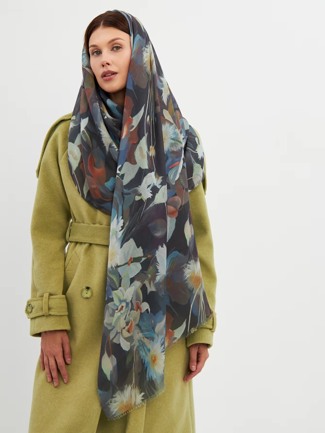 Палантин женский с нежным цветочным принтом