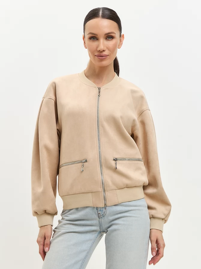 Бомбер из замши бежевый