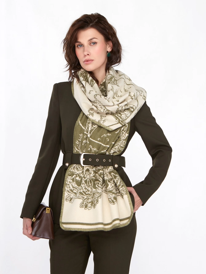 Палантин женский с двусторонним принтом