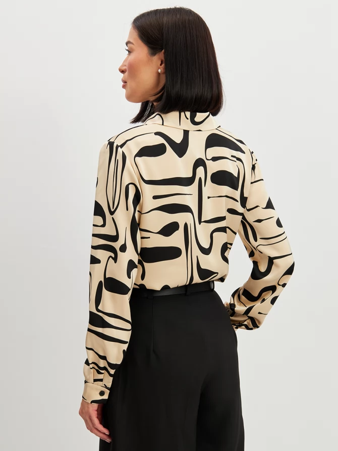 Блузка из атласной ткани OD-887-7 бежевый с черными разводами