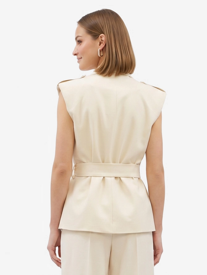 Жилет на запах из костюмной ткани OD-999-1 молочный