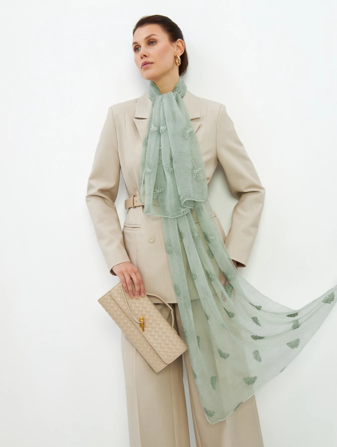 Палантин женский с вышивкой бабочек из жатого шифона