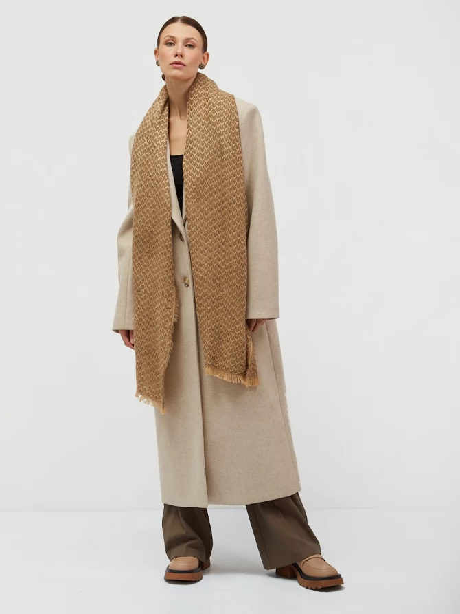 Палантин с рельефной фактурой, цвет кэмел