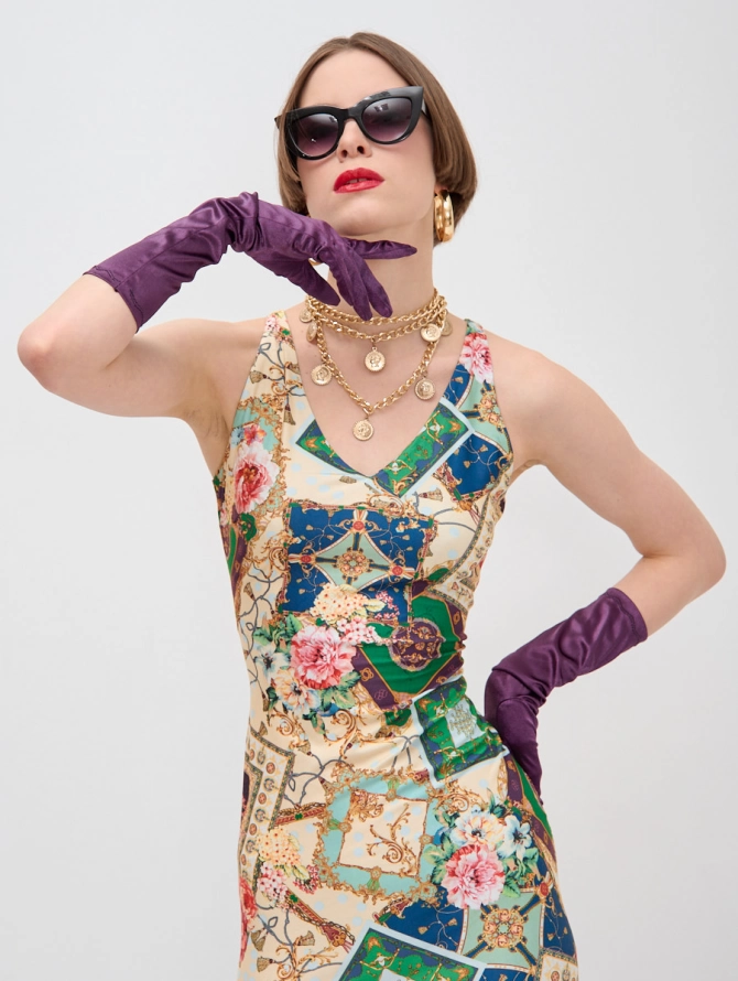 Платье с принтом "масло" с открытой спиной