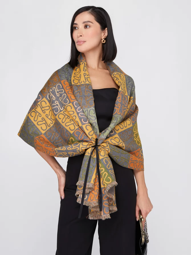 Палантин женский двусторонний с авторским принтом