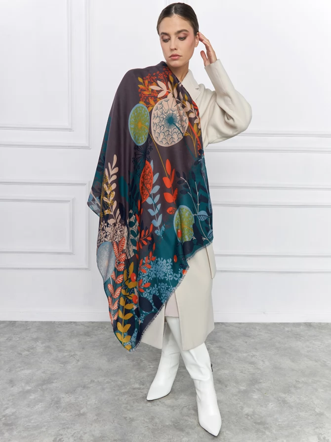 Палантин с двусторонним цветочным принтом