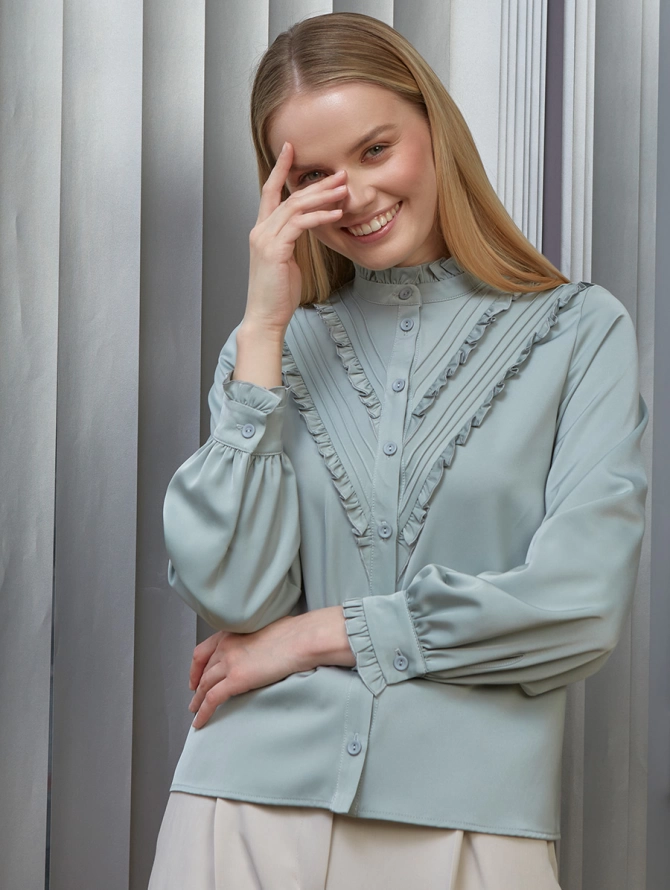 Блузка с рюшами и зашипами, цвет ментол