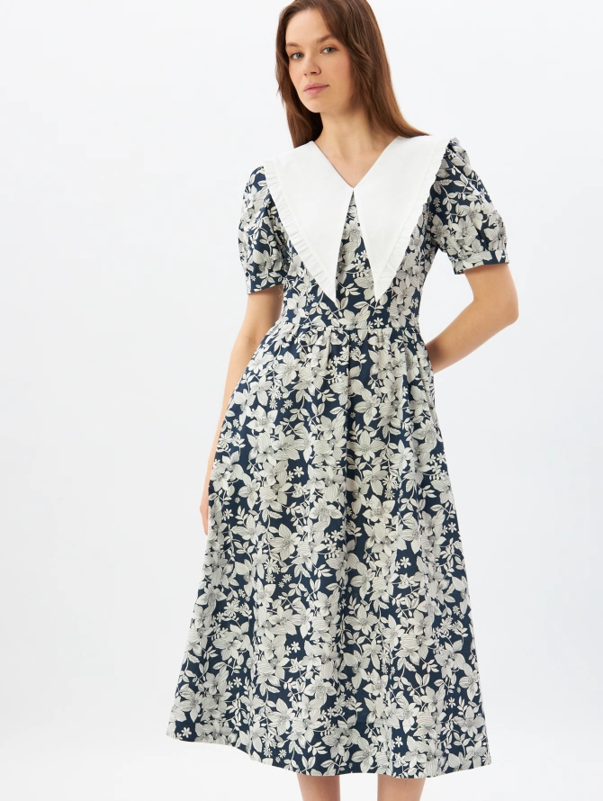 Платье из хлопка с большим контрастным воротником OD-935-4 крупные белые цветы на синем