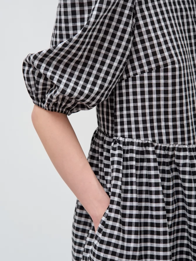 Платье с рукавами-буфами