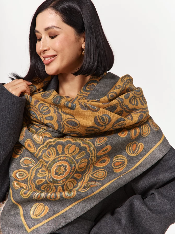 Палантин двусторонний с орнаментом мандала