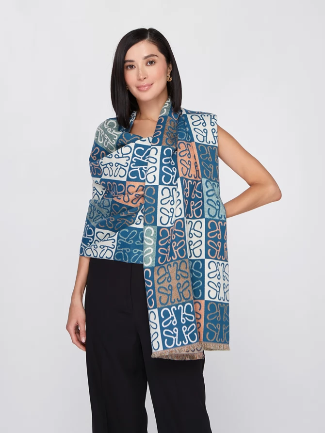 Палантин двусторонний с абстрактным узором