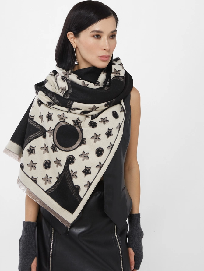 Палантин двусторонний с авторским принтом