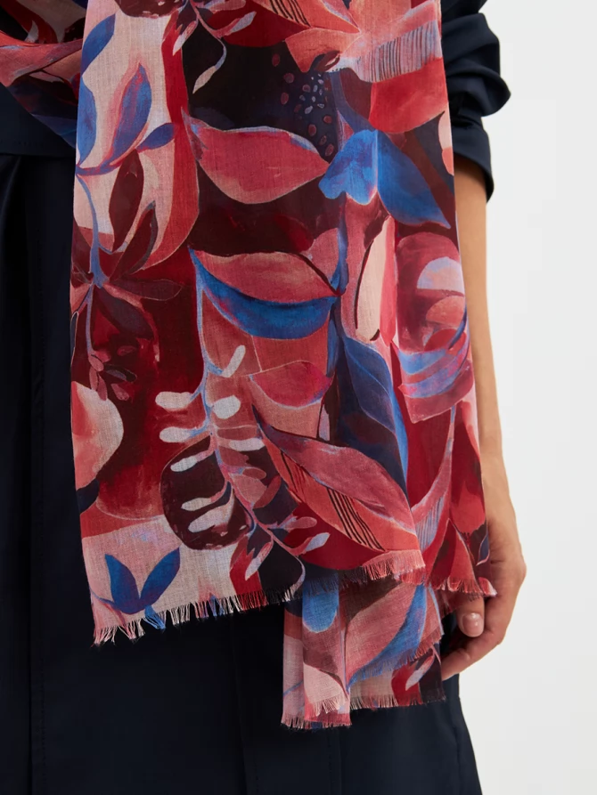 Палантин женский с авторским принтом