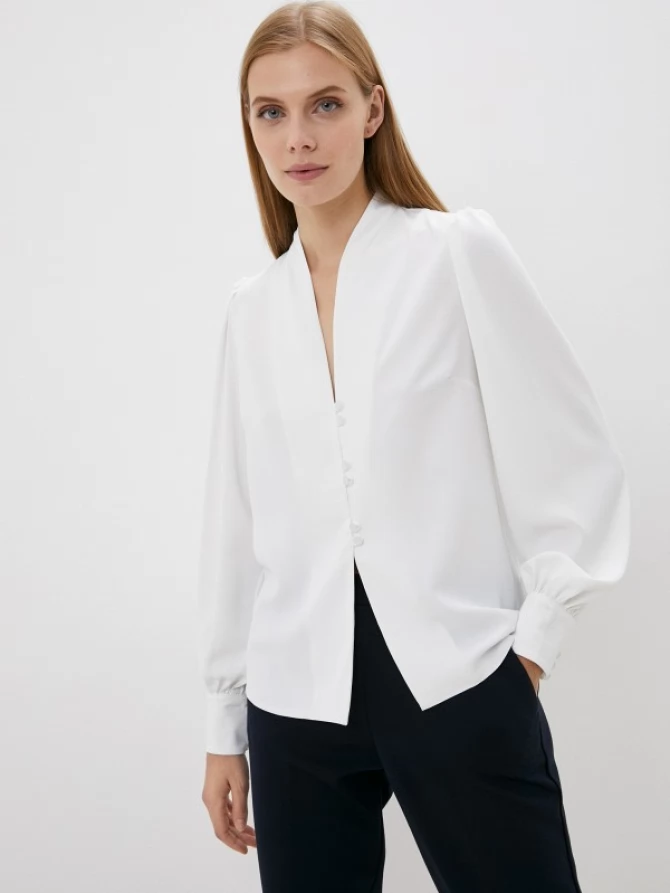 Блуза с V-образным вырезом