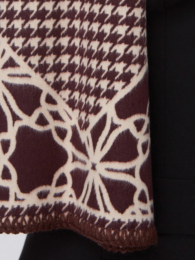 Палантин женский двусторонний с узором